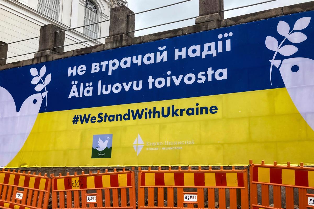 Senaatintorilla on vuoden aikana rukoiltu rauhan puolesta useat kerrat ja osoitettu monin tavoin tukea Ukrainalle.