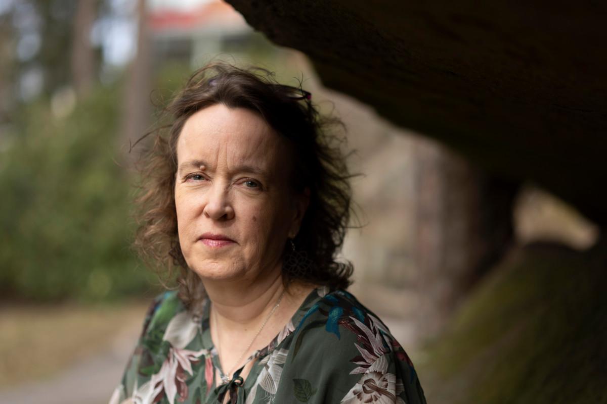 Maria Akatemian ehkäisevän väkivaltatyön johtava asiantuntija ja psykologi Maria Lindroos. Kuva: Jani Laukkanen.