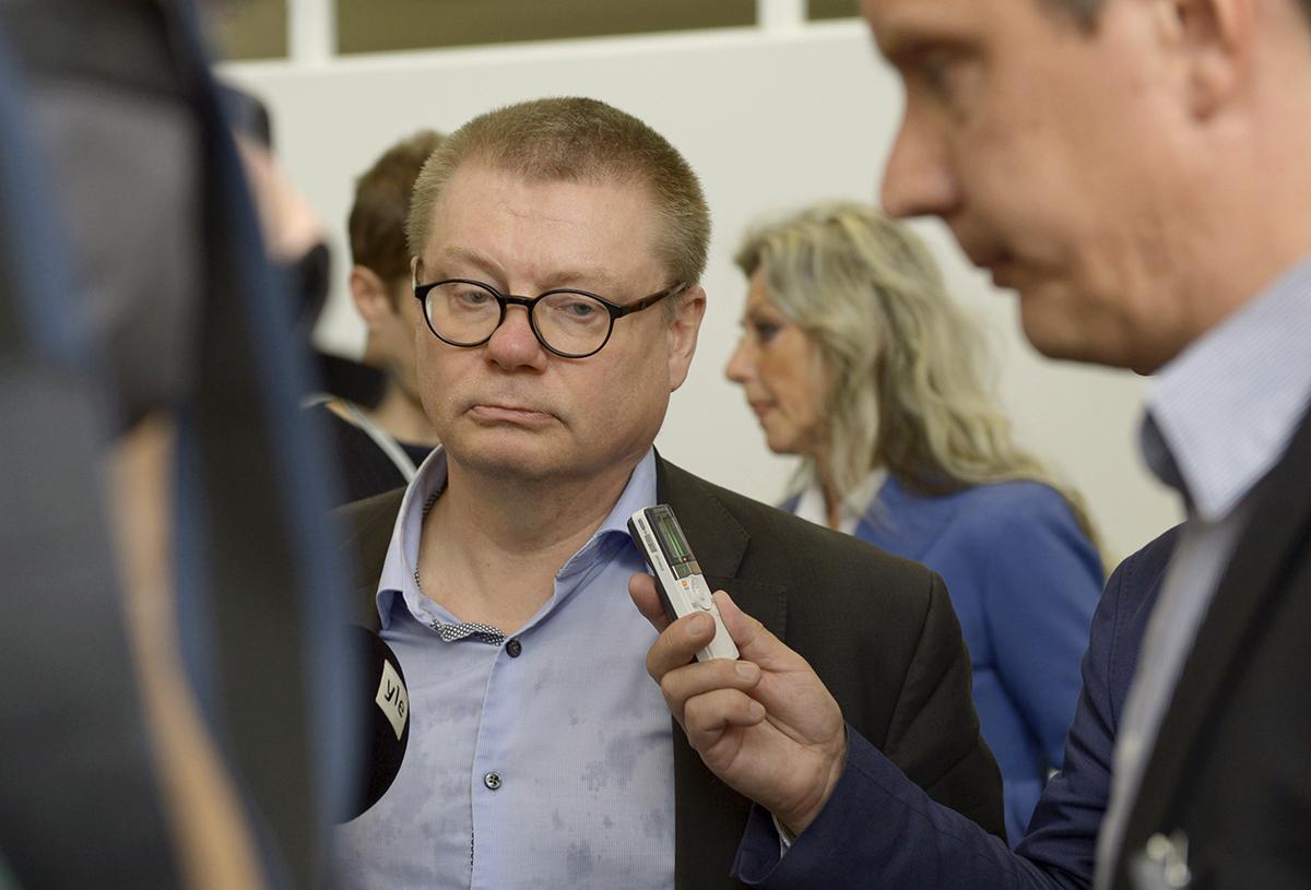 Kansanedustaja Kimmo Kivelä ilmoitti 13.6. eroavansa perussuomalaisten ryhmästä.