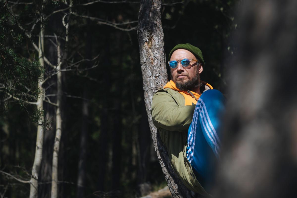 Itä-Helsingistä löytyy monimuotoista luontoa. Petja Lähde käy usein ulkoilemassa Rastilan kallioilla, ja ne kuuluvat hänen kirjansa tapahtumapaikkoihin.