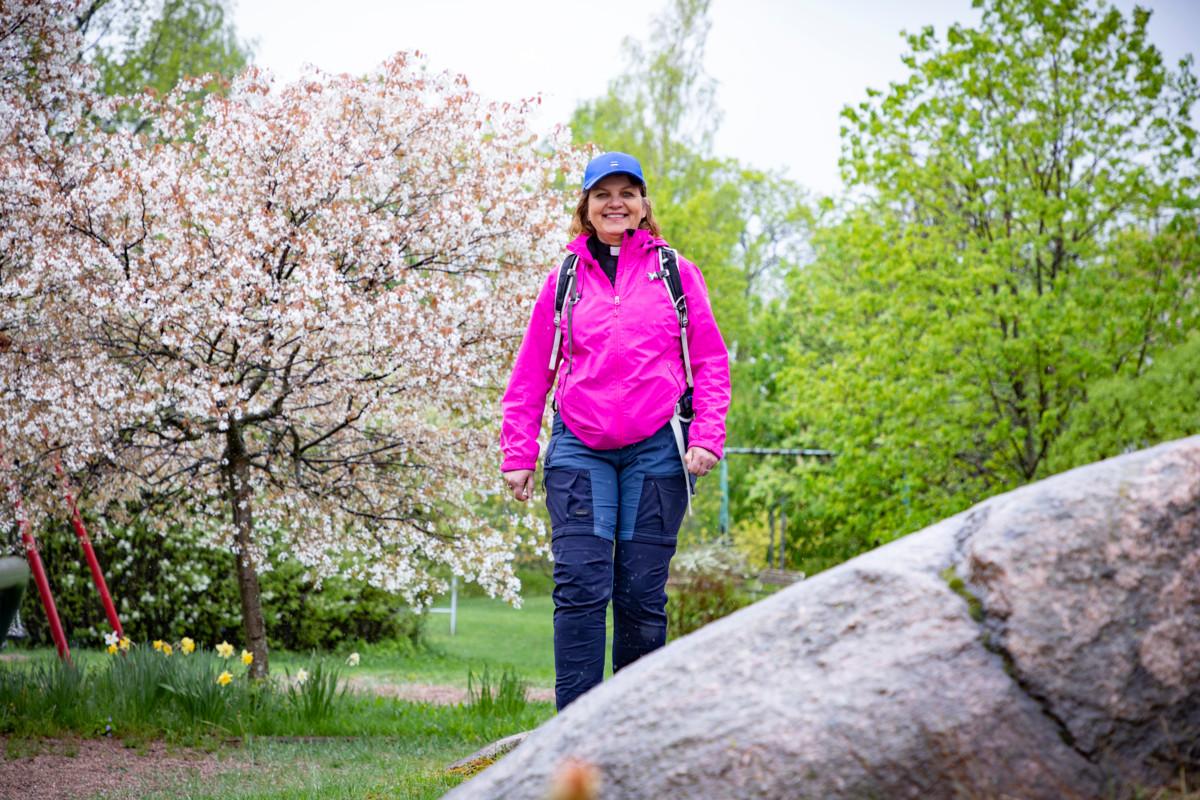 Ulla Lumijärvi kertoo, että ajatus meditatiivisen valokuvauksen yhdistämisestä pyhiinvaellukseen syntyi meditatiivisen valokuvauksen kurssilla.