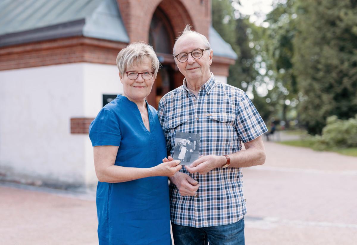 – Voi päästää irti ja luottaa toiseen, sanoo Ulla Mustonen vierellään aviopuoliso Matti Mustonen.