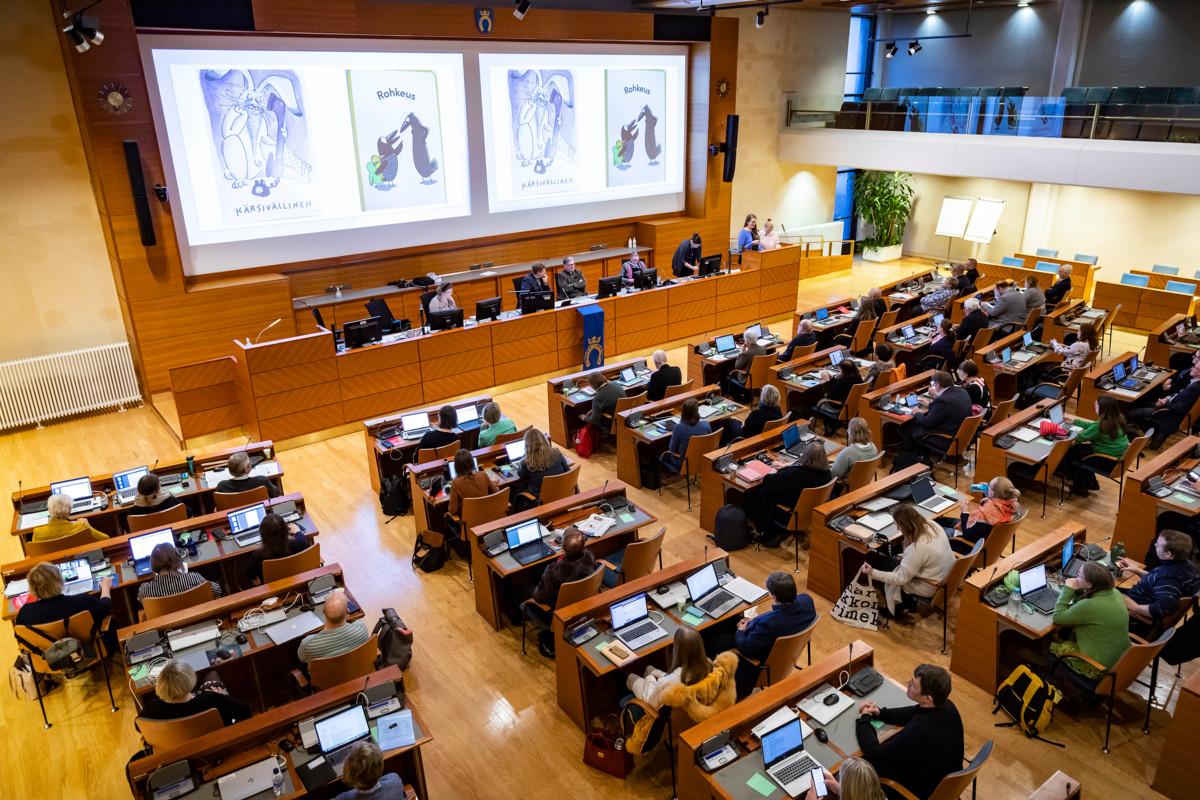 Espoon yhteinen kirkkovaltuusto kokoontui 22.3.2023 päättämään kansainväliseen työhön käytettävästä määrärahasta.