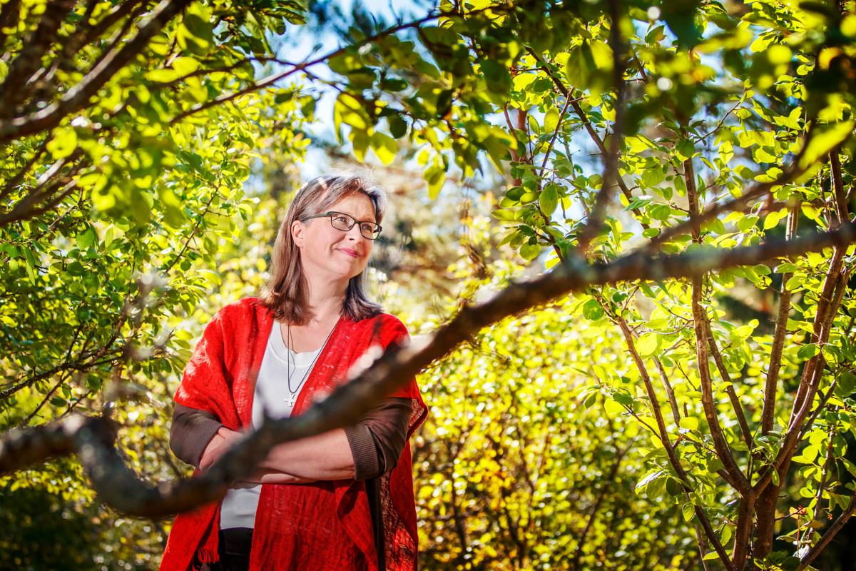 Ekoteologi Pauliina Kainulainen näkee paavin ajatuksissa yhtäläisyyksiä suomalaisen Kohtuus-liikkeen toimintaan.