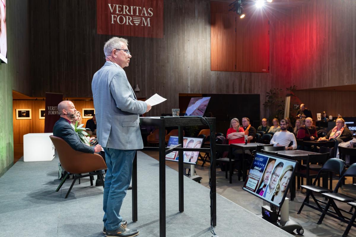 Vapaa Ajattelija -lehden päätoimittaja Esa Ylikosken mukaan elämänkatsomustietoon suhtaudutaan syrjivästi eri puolilla maata.