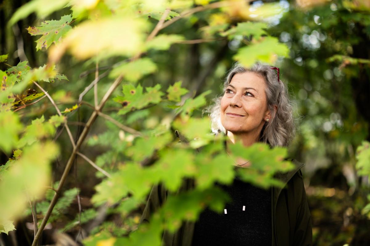 Hilkka Ahde on opetellut tietoisesti murehtimisen lopettamista.