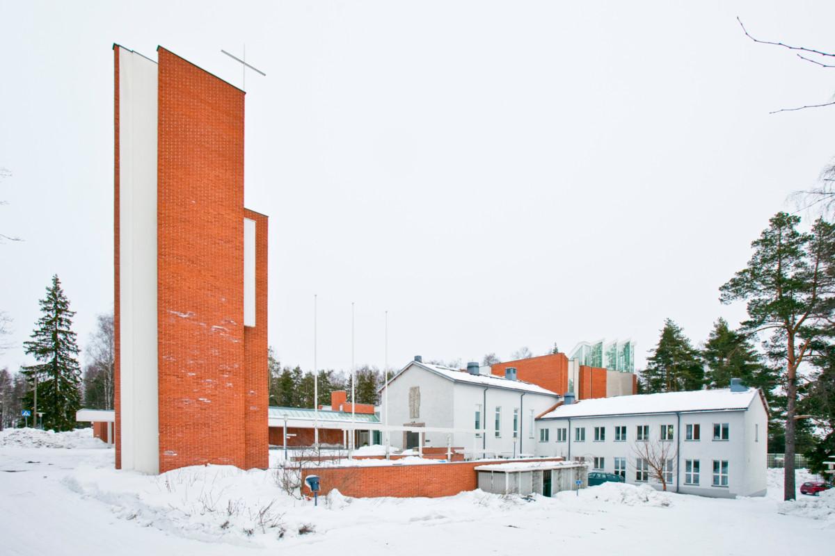 Hyvän Paimenen kirkko on valmistunut vuonna 1950, ja sitä laajennettiin vuona 2002. Pääsuunnittelija oli akateemikko Juha Leiviskä. Kirkossa on valvontakamerat. 