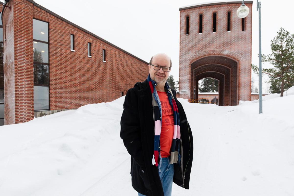 Leppävaaran seurakunnan synttäreillä 11.2. pääsee kitarakonserttiin, lounaalle ja Yhteisvastuumyyjäisiin, kertoo Jukka Silventoinen.