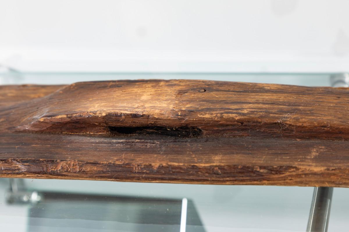 Etelä-Savosta löydetty suksi, joka sopi hankikelien metsästysretkille ensimmäisen vuosisadan loppupuolella. Kuvassa suksen päläs eli jalansija.