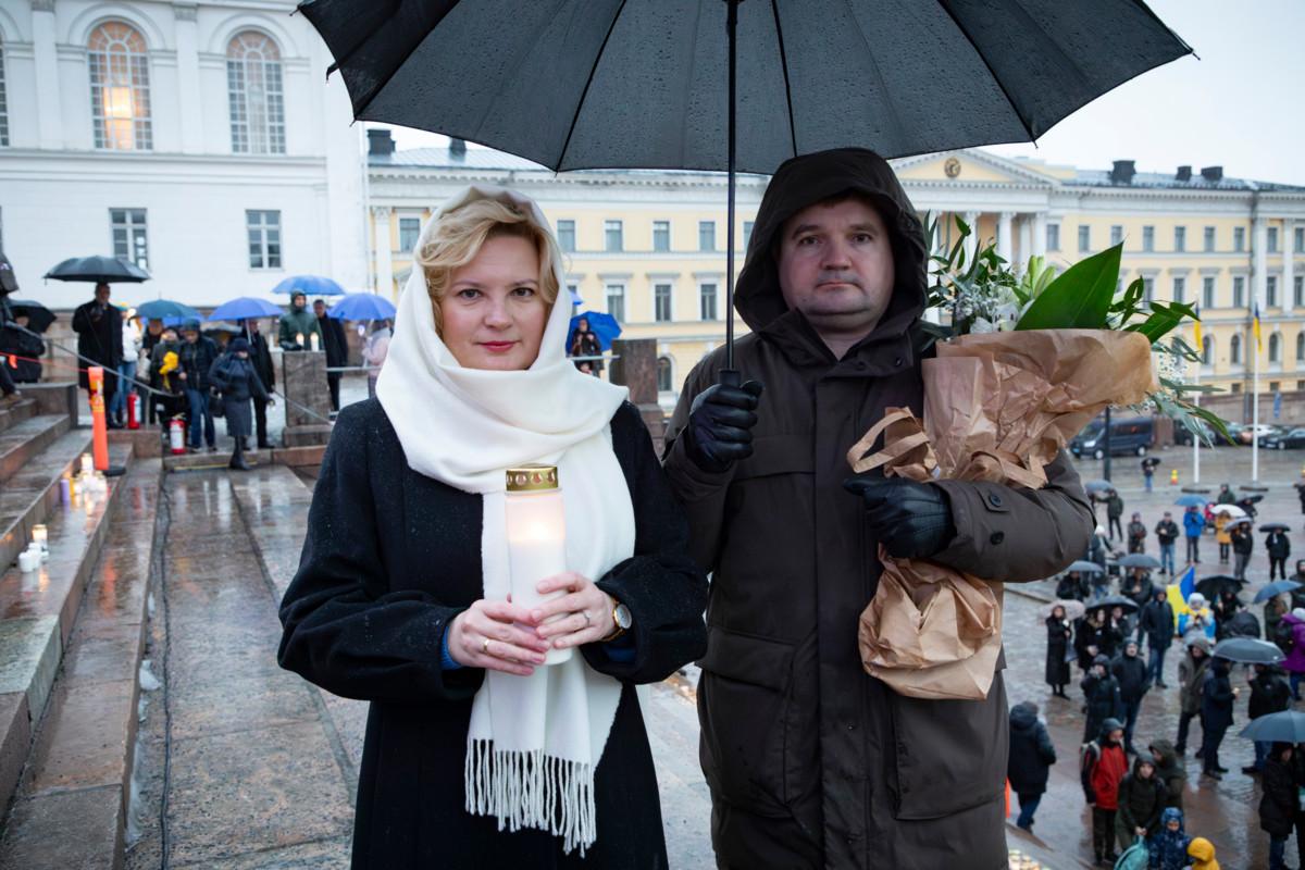 Ukrainan Suomen-suurlähettiläs Olga Dibrova ja hänen puolisonsa Yevhen Dibrov.
