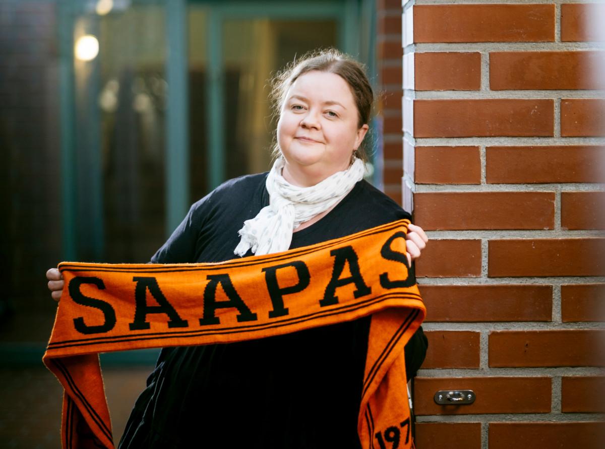 – Saapas-päivystyksiin voi osallistua joustavasti oman elämäntilanteen mukaan. Itse olen mukana 8–10 kertaa vuodessa, kertoo Stadin Saappaan vapaaehtoinen Johanna Paasonen.