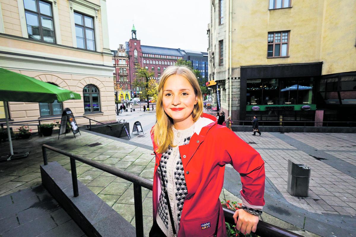 Tukena. Viivi Viitanen toimii lastensuojelun piirissä olevan nuoren tukihenkilönä. – Olen saanut tukisuhteesta paljon. Toisesta ihmisestä on tullut itselle tärkeä. Välillemme on syntynyt uusi ja merkityksellinen ystävyyssuhde, Viitanen kertoo.