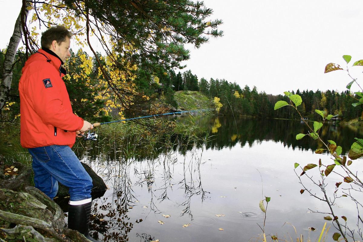 Tom Sirviön kalastusharrastus alkoi jo pikkupoikana. Kuva Jaana Veikkola-Virtanen