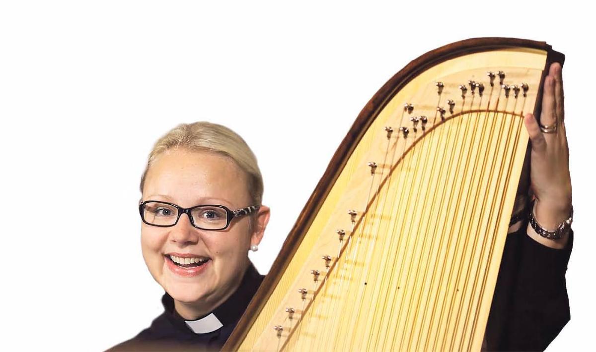 Kaverina kantele.