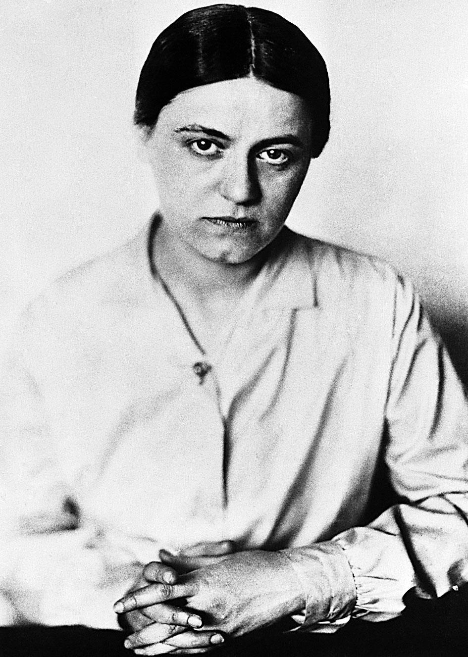 Totuuden etsijä. Edith Stein jatkoi filosofis-teologista tutkijanuraansa aina kuolemaan saakka. Kuva: Bettmann/CORBIS/SKOY