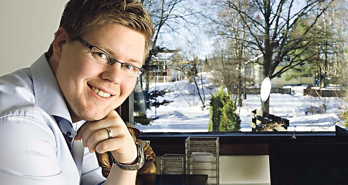 Antti Lindtmanin, 29, kodin ikkunasta näkyy Helsinkiin.