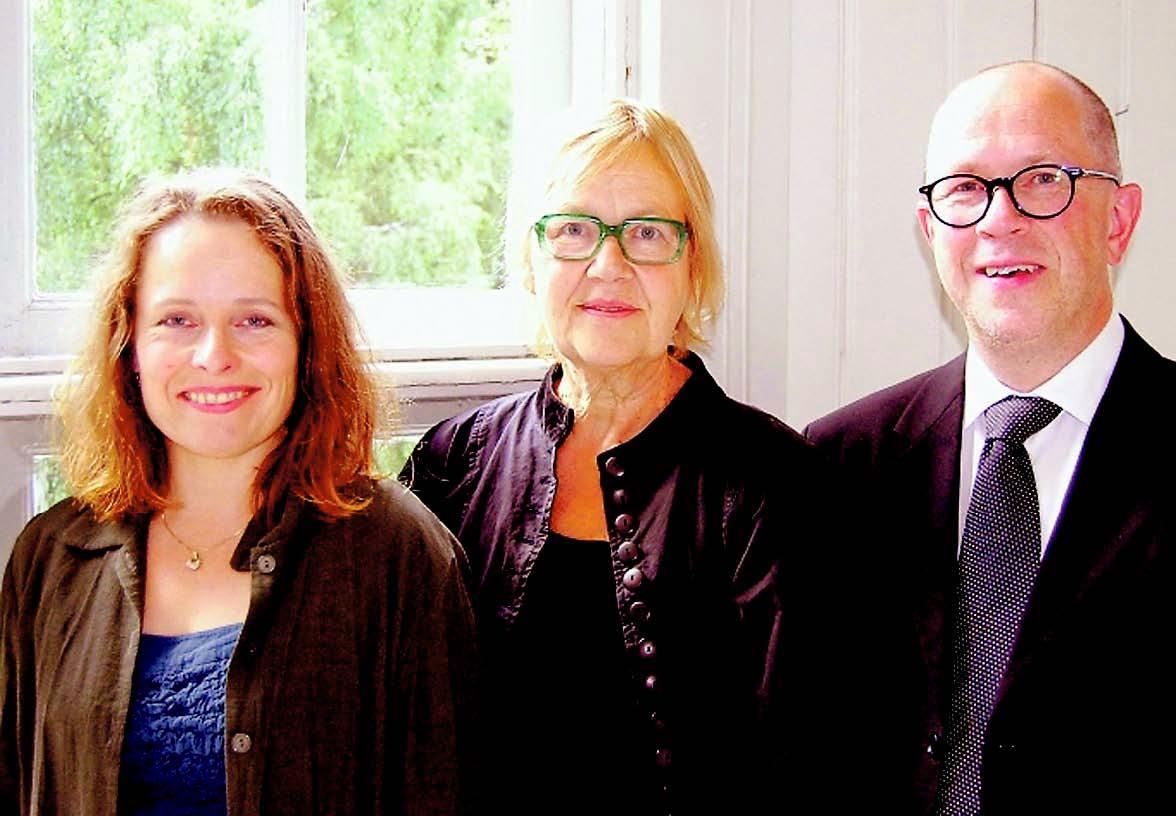 Nina Fogelberg, Tua Forsström ja Claes Holmgren yhdistävät taitonsa lauluna, sanoina ja sävelinä.