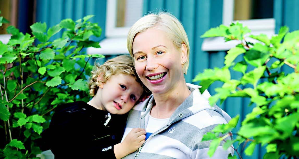 Sanna Suonsyrjä, 41, muutti Kartanonkoskelle Joelin syntymän jälkeen.