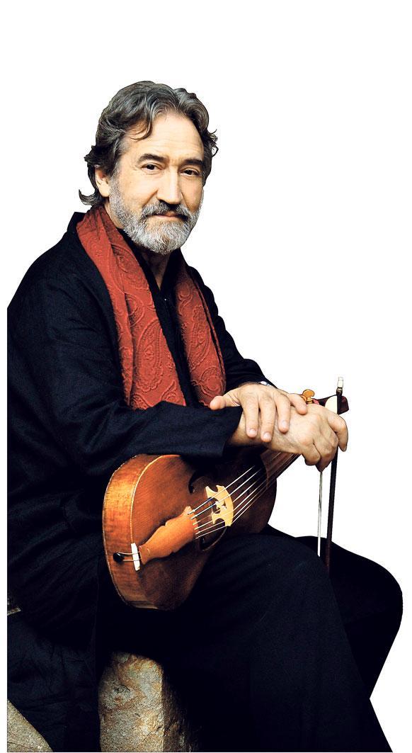 Vanhaa musiikkia. Viola da gambaa soittava Jordi Savall tuli tunnetuksi Kaikki elämäni aamut -elokuvan musiikista. Hän aloitti vanhan musiikin esittämisen jo 1970-luvulla ja on yksi tärkeimmistä eurooppalaisen vanhan musiikin tunnetuksi tekijöistä. Kuva: David Ignaszewski