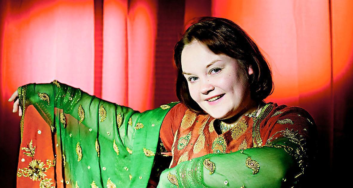 Reetta Flink, 31, harrastaa bollywood-tanssia ja -elokuvia.