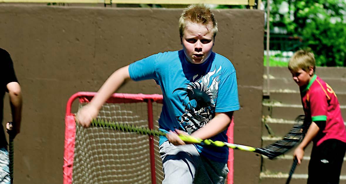 Juhani Saarinen, 11, viettää kesää mökillä, kavereiden kanssa ja tennisleirillä. 