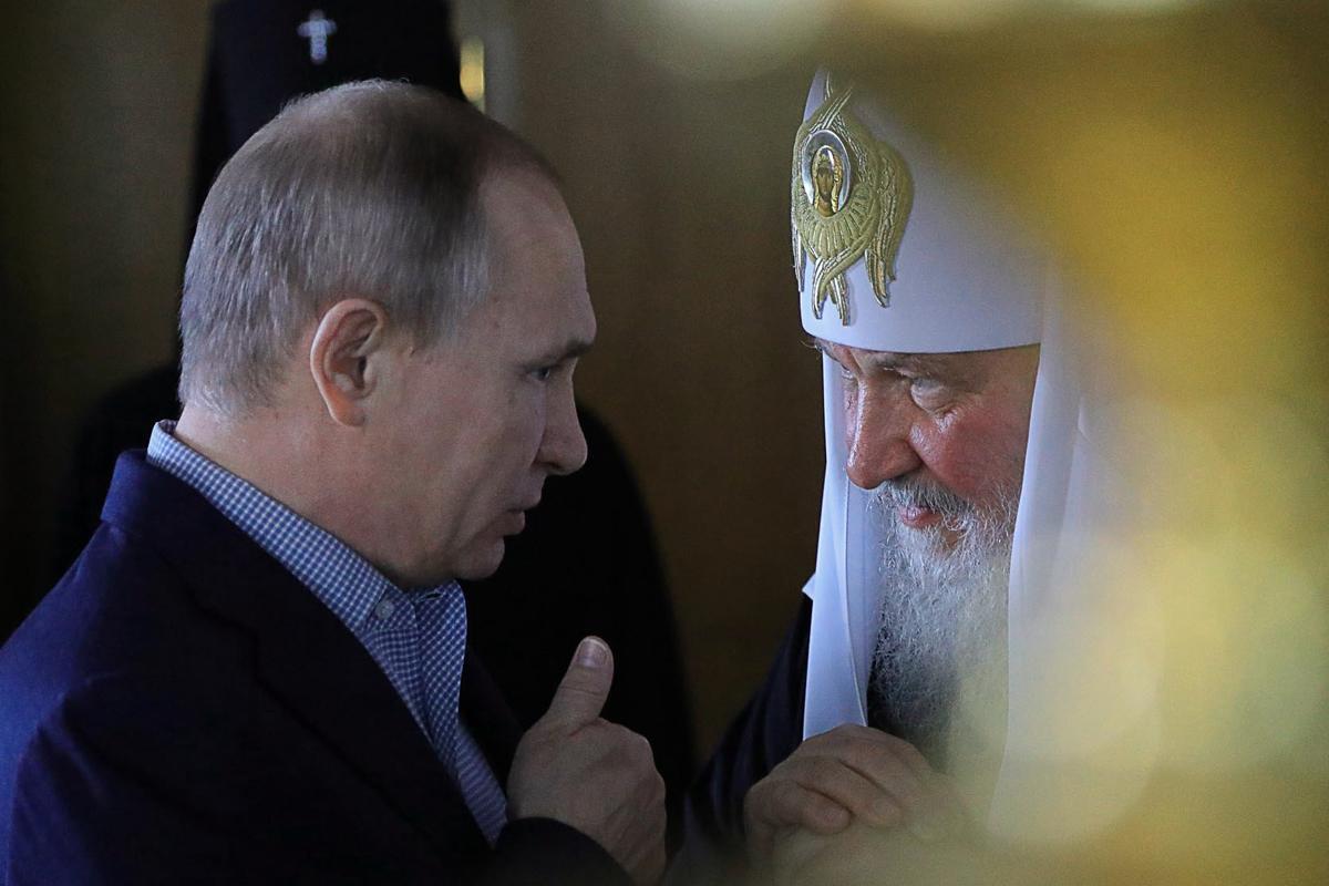 Venäjän presidentti Vladimir Putin ja ortodoksisen kirkon johtaja patriarkka Kirill tapasivat Valamon luostarissa heinäkuussa luostarin perustajien Sergein ja Hermanin muistopäivänä.