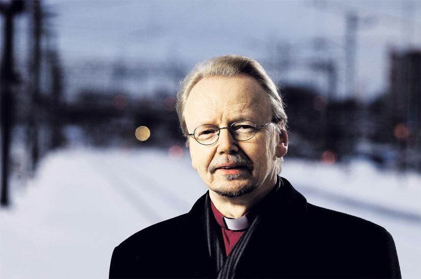 Kulttuurin tuntija. Piispa Kari Mäkinen valittiin viime viikolla kirkon seuraavaksi arkkipiispaksi. Kuva KT/Jussi Vierimaa