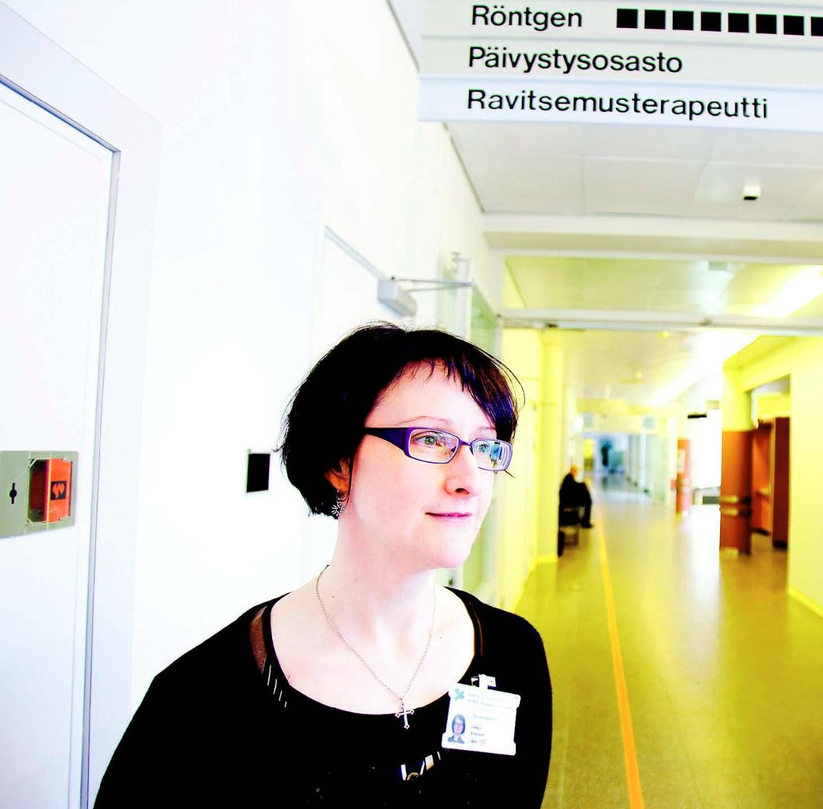 Peijaksen sairaalan psykiatrisella osastolla työskentelevä Irmeli Englund on uusin kasvo Vantaan sairaalapappien joukossa.