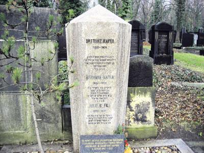 Franz Kafka on haudattu Zidovske hrbitovyn uudelle juutalaiselle hautausmaalle.