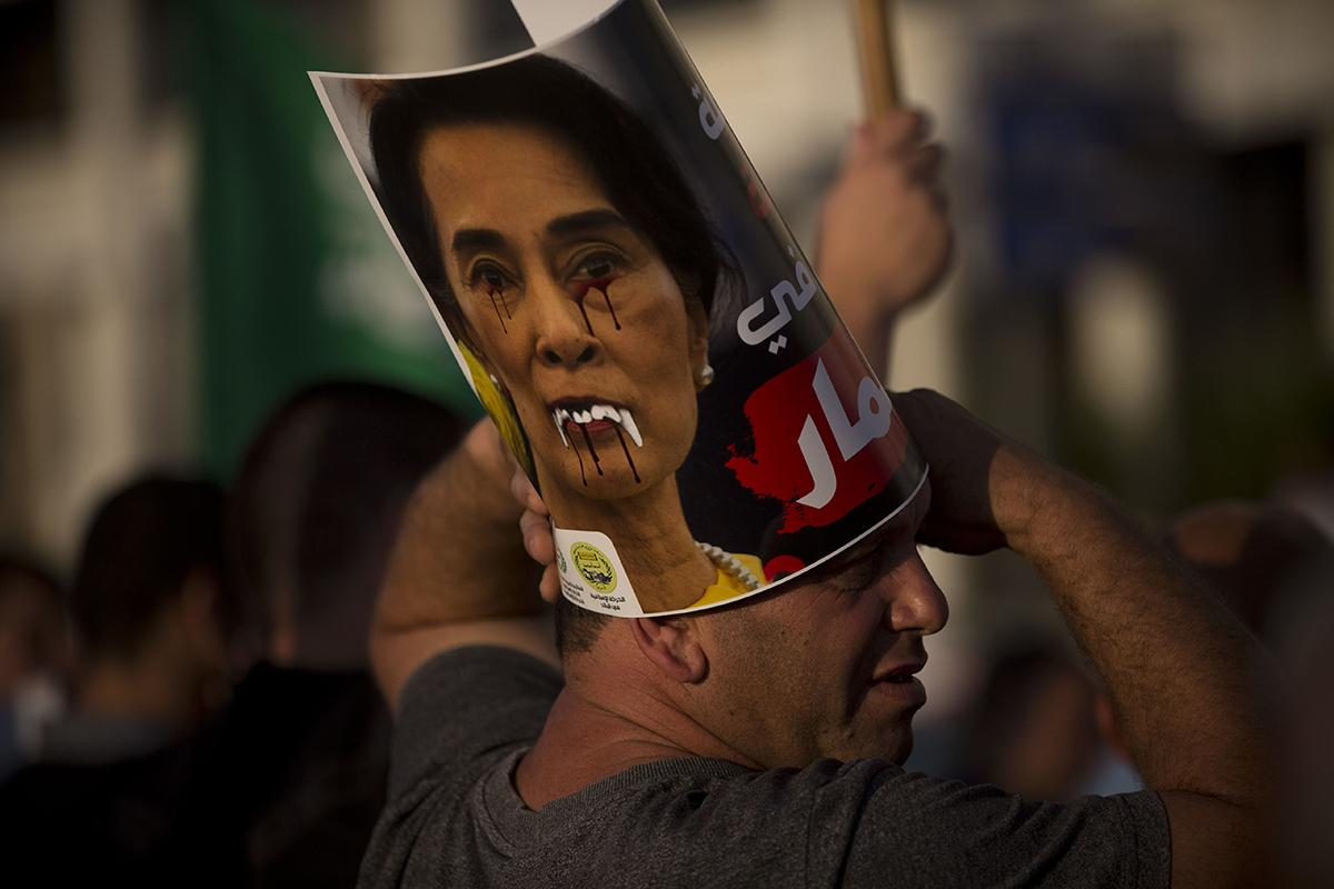Israelilaiset arabimuslimit osoittivat mieltä Myanmaria ja Aung San Suu Kyitä vastaan Tel Avivissa 11. syyskuuta.