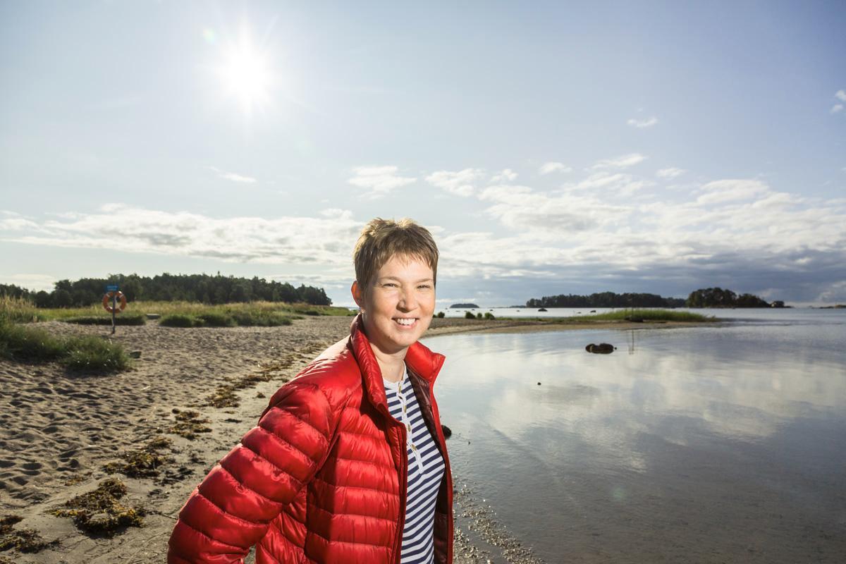 Nina Ruuttu toimii vapaaehtoisena raha-asiainneuvojana.