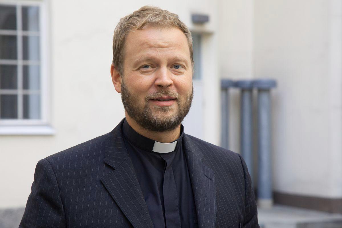 Teemu Laajasalo on valittu uudeksi Helsingin piispaksi.