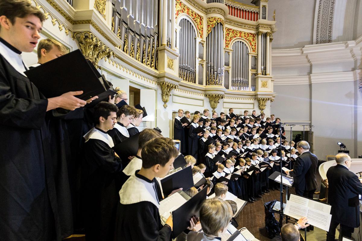 Messussa lauloi Cantores Minores -kuoro kapellimestari Hannu Norjasen johdolla. Kuva: Markku Pihlaja.